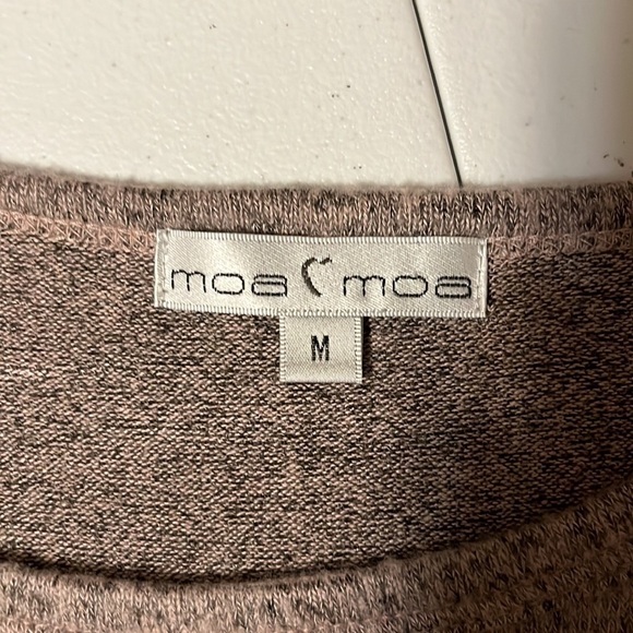 Moa Moa long sleeve tee. Solid front/ print back, sz M - Picture 4 of 6